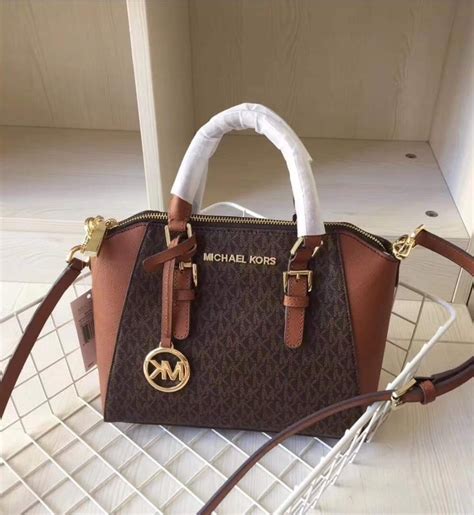 michael kors medium messenger size|Ciara Medium Signature Logo Messeng.